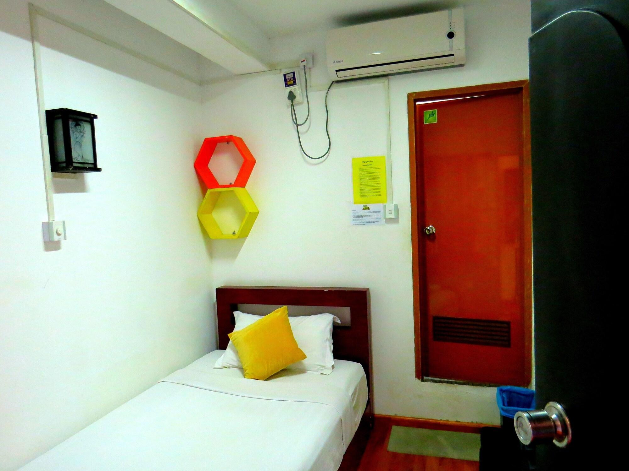 Agga Youth Hotel Yangon Exterior foto