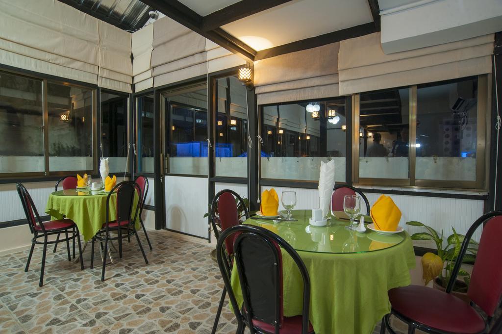 Agga Youth Hotel Yangon Exterior foto