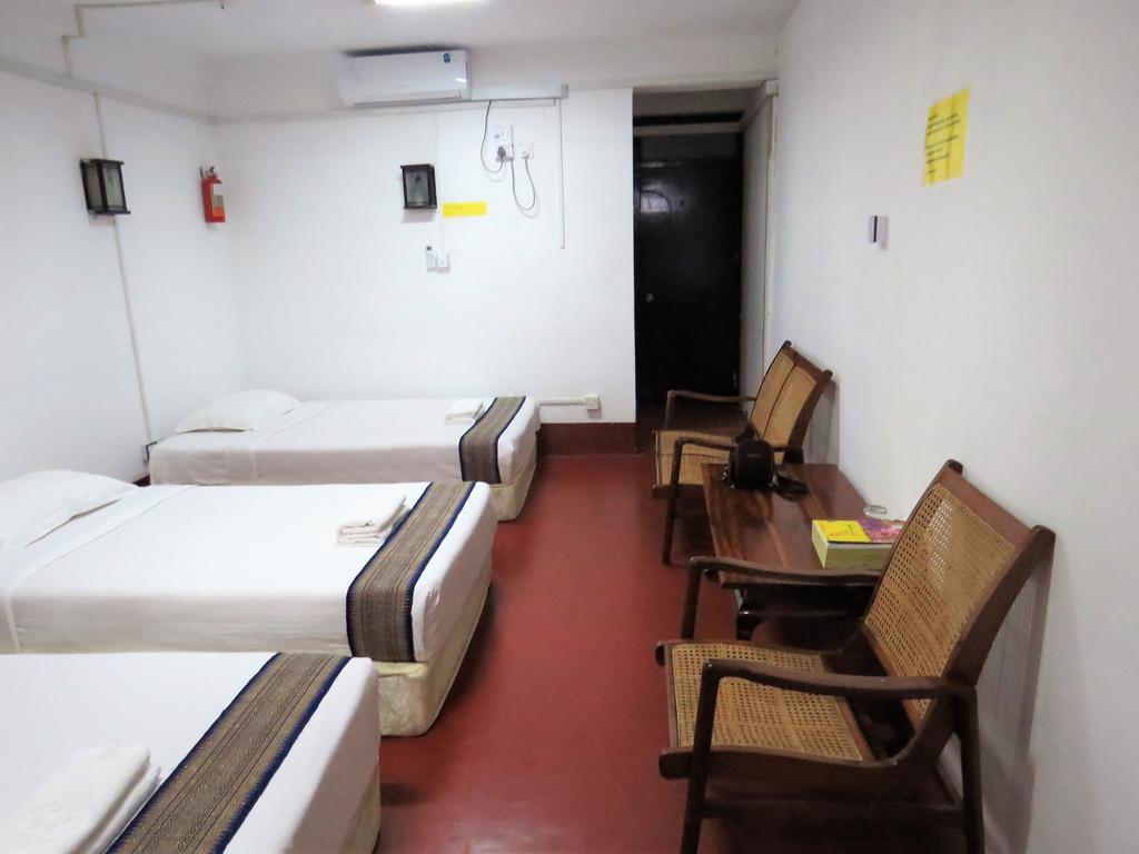Agga Youth Hotel Yangon Exterior foto